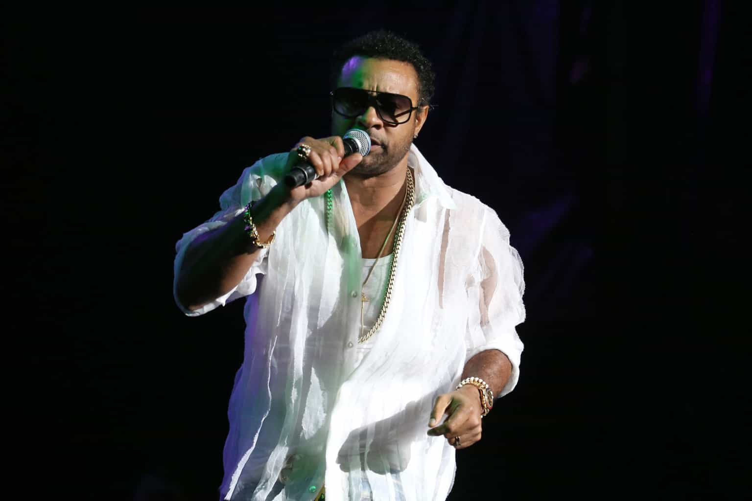 Shaggy shares image of ridiculous amount of plastic waste at the end of his 3 Arena show