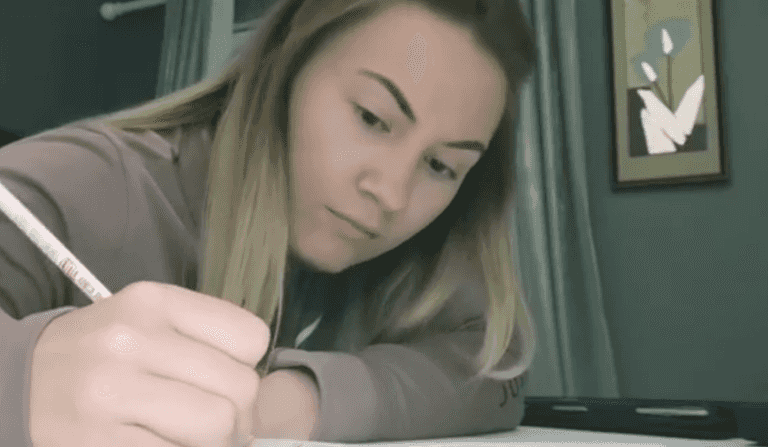 WATCH: Irish comedian pens hilarious letter to Penney’s set to the tune of Eminem’s Stan