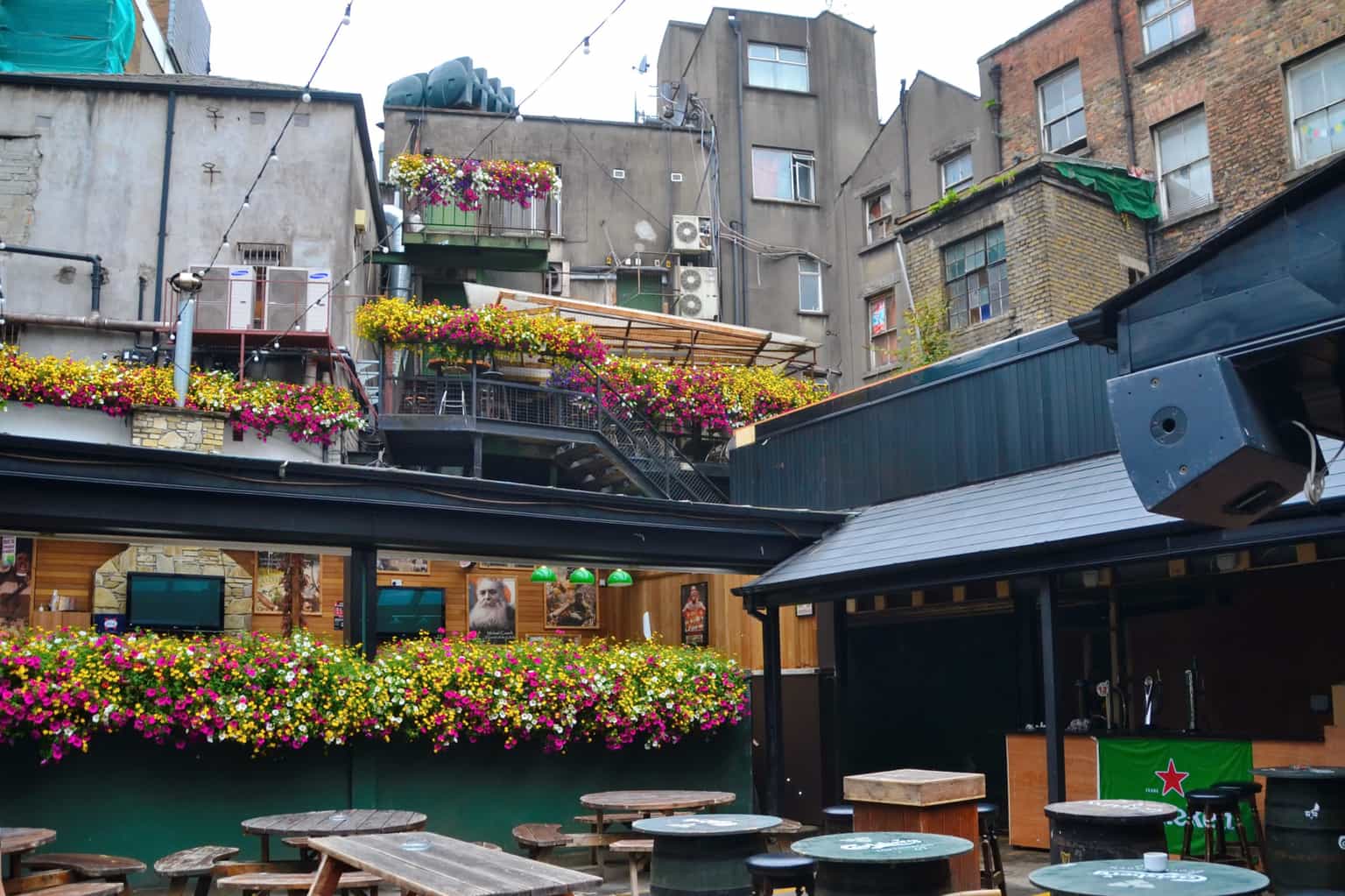 Publicans oppose proposals to ban smoking in outdoor areas