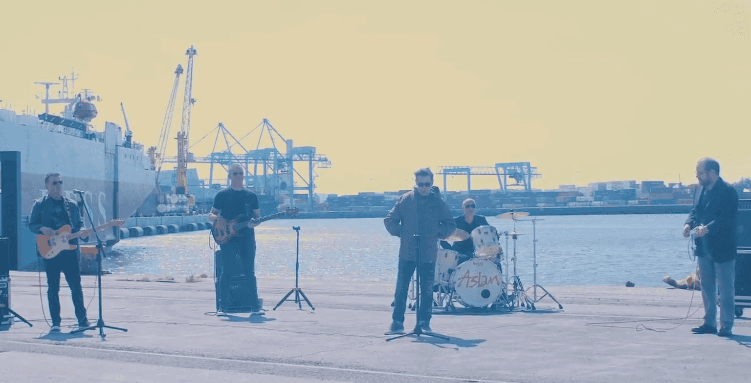 WATCH: Aslan treats fans to first live performance together in 3 months