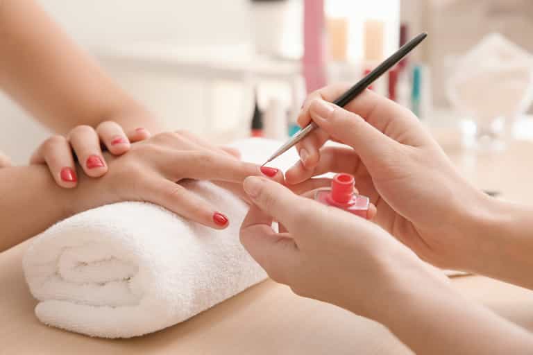 Gardaí issue statement after Dublin salon opens despite Covid restrictions