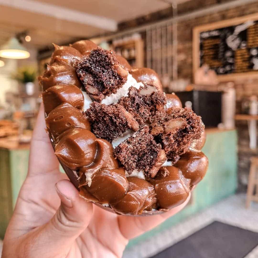 You can now get cake INSIDE an easter egg at this Dublin 8 bakery