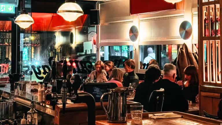 13 Walk-In Only Spots for Your Chronically Type B Friend Group Who Never Makes Reservations