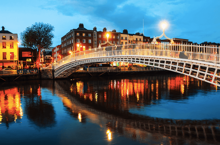 ‘Warm for Winter’ organiser has hung up more coats on the Ha’penny Bridge ‘Warm for Winter’ organiser has hung up more coats on the Ha’penny Bridge