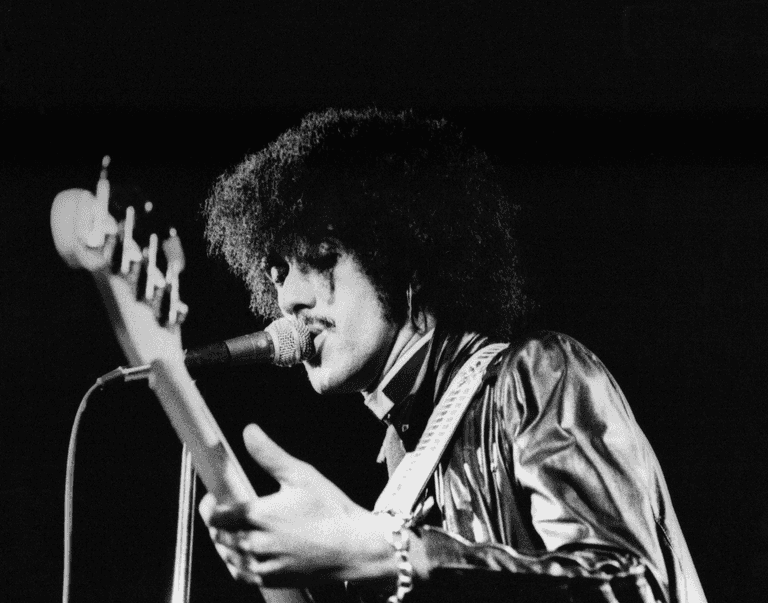 Anyone named Sarah can get free cocktails in Dublin this week for Phil Lynott’s birthday Anyone named Sarah can get free cocktails in Dublin this week for Phil Lynott’s birthday