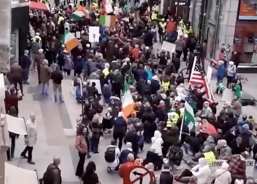WATCH: Anti-mask protesters block up Grafton Street while chanting at shoppers WATCH: Anti-mask protesters block up Grafton Street while chanting at shoppers