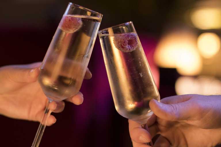 Here’s how you can get free prosecco at your Christmas party this year Here’s how you can get free prosecco at your Christmas party this year