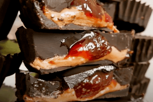 Peanut Butter Jelly Cups are the perfect little treat Peanut Butter Jelly Cups are the perfect little treat