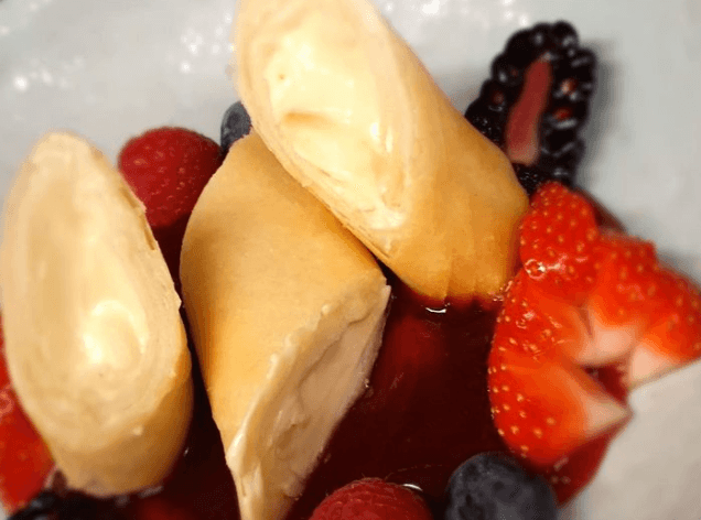 We are amazed by these cheesecake spring rolls! We are amazed by these cheesecake spring rolls!