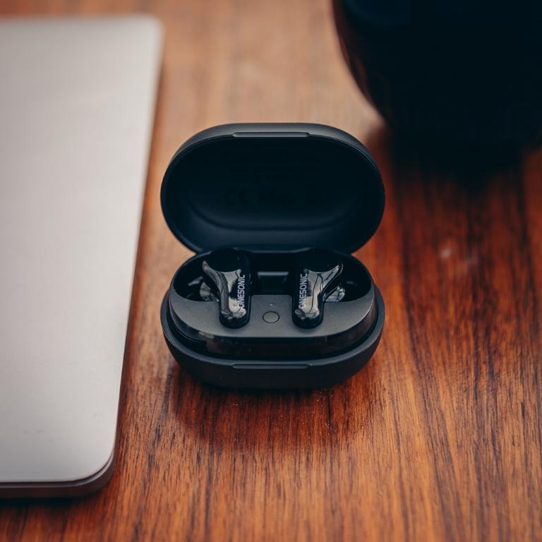 Hands on with the ONESONIC noise cancelling earbuds Hands on with the ONESONIC noise cancelling earbuds