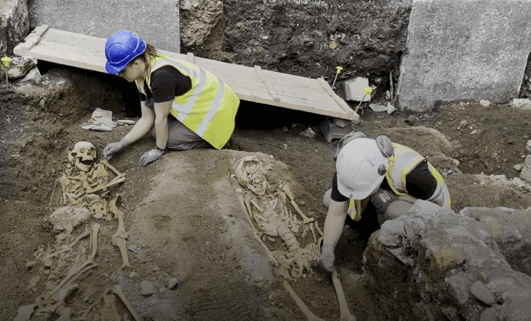 Thousand-year-old skeletons found under planned city centre hotel site Thousand-year-old skeletons found under planned city centre hotel site