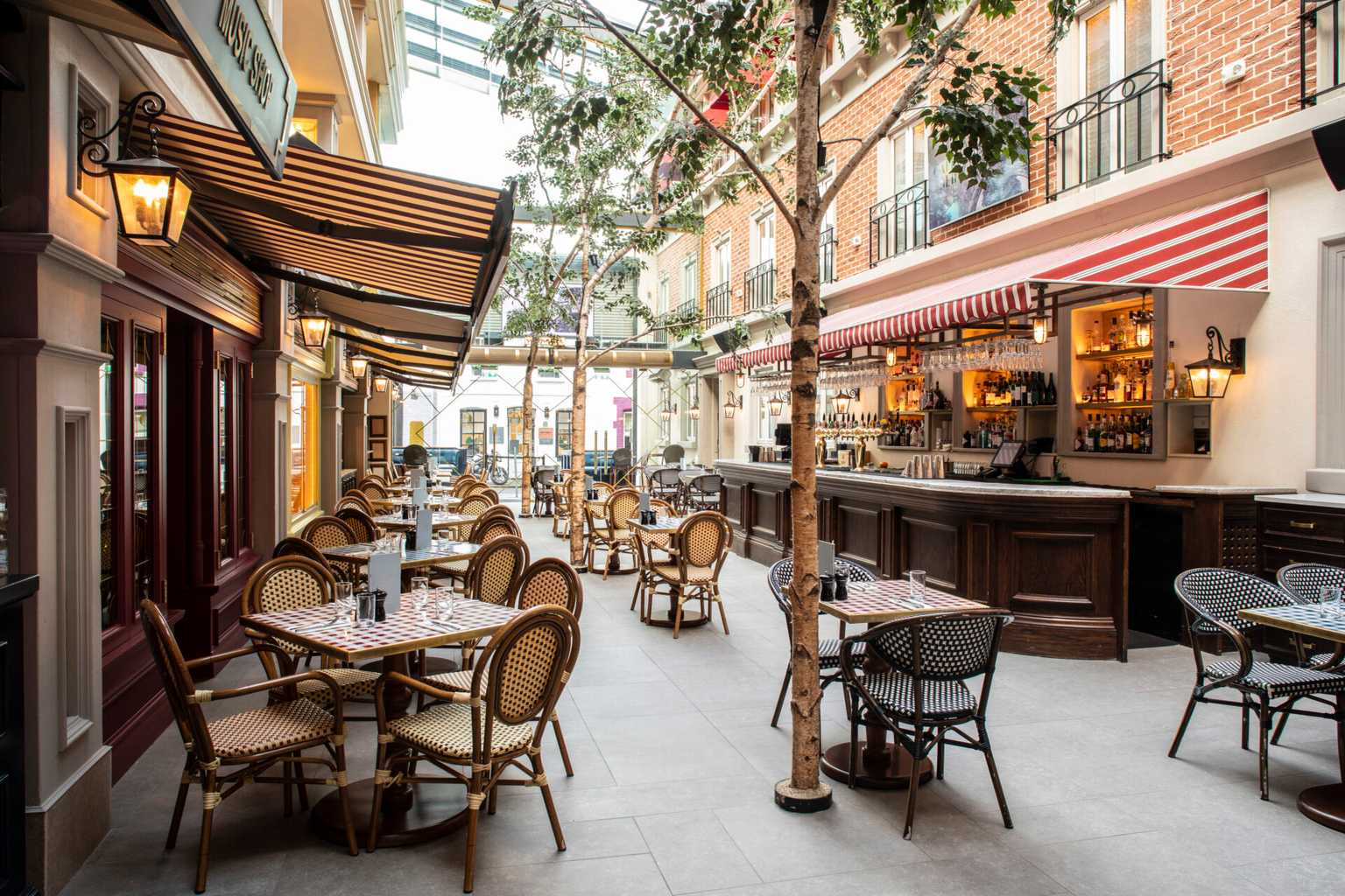 WIN dinner for four plus drinks at the Three Cents Paloma Garden party in Café en Seine