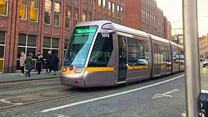 Luas power outage causes chaos for Dublin city commuters Luas power outage causes chaos for Dublin city commuters