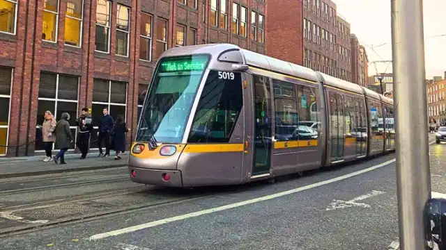 Luas power outage causes chaos for Dublin city commuters Luas power outage causes chaos for Dublin city commuters