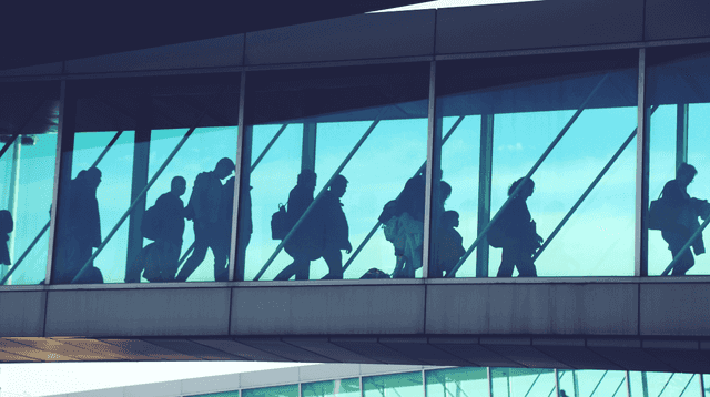 Dublin airport expects to see over 460,000 passengers across bank holiday weekend Dublin airport expects to see over 460,000 passengers across bank holiday weekend