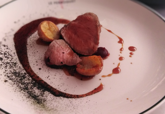 REVIEW: Le Perroquet – “The French Influences Run From The Aesthetic To The Flavours”