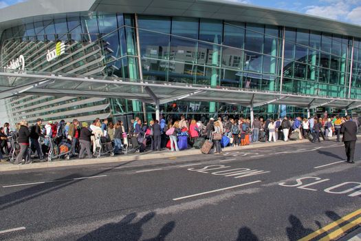 queues at dublin airport