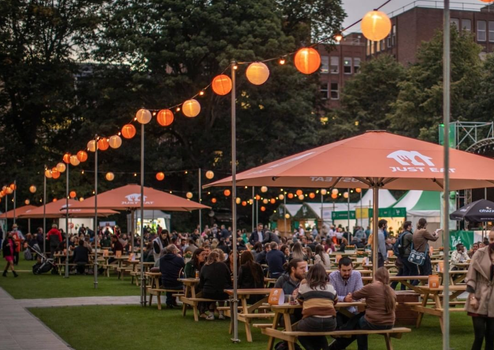 picnic tables at taste of dublin